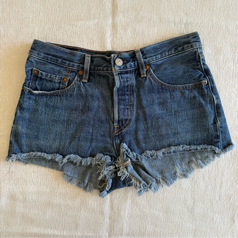 Levi’s 501 Cut Off Denim Shorts Size W27‎ Button Fly Medium Wash